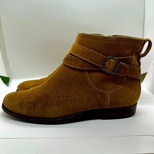 LL Bean Women’s oiled suede Westport boot. Size 9.5 Great Condition
